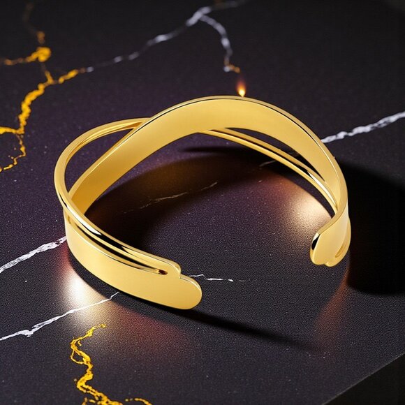 🆕️18K Gold Plated Overlap Cuff Bangle Bracelet | Minimalist Elegant Jewelry ✨ - Picture 6 of 10